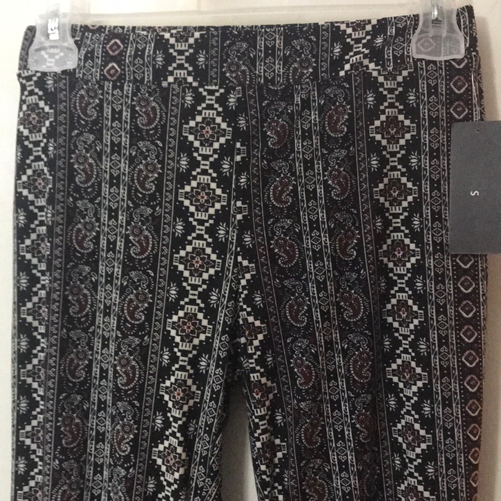 Beautiful designed pants - Picture 4 of 5